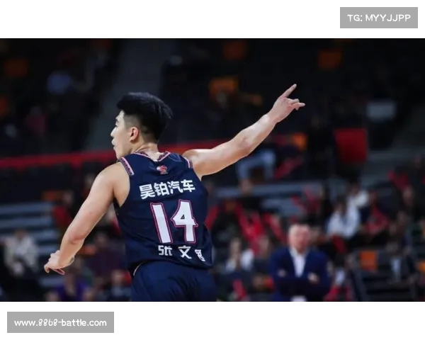 中国篮球名将周琦和杜锋齐聚澳门 见证世界中学生篮球锦标赛激烈角逐 中国篮球名将周琦和杜锋齐聚澳门 见证世界中学生篮球锦标赛激烈角逐